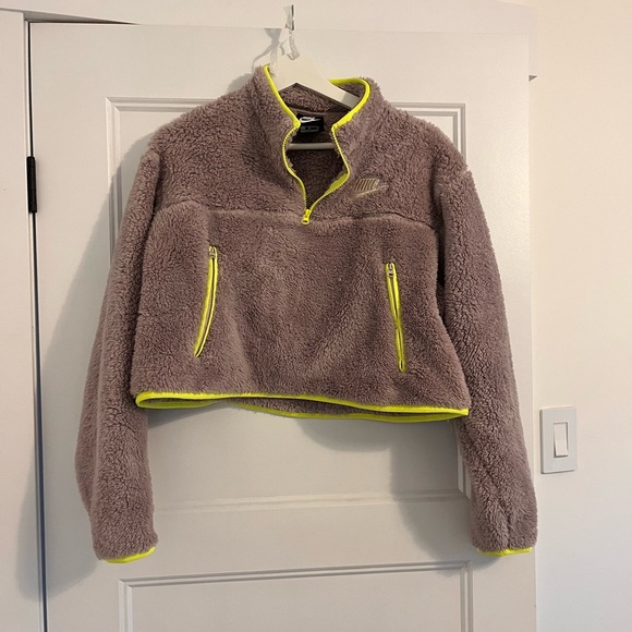 Cropped Nike teddy sweater - Picture 1 of 5